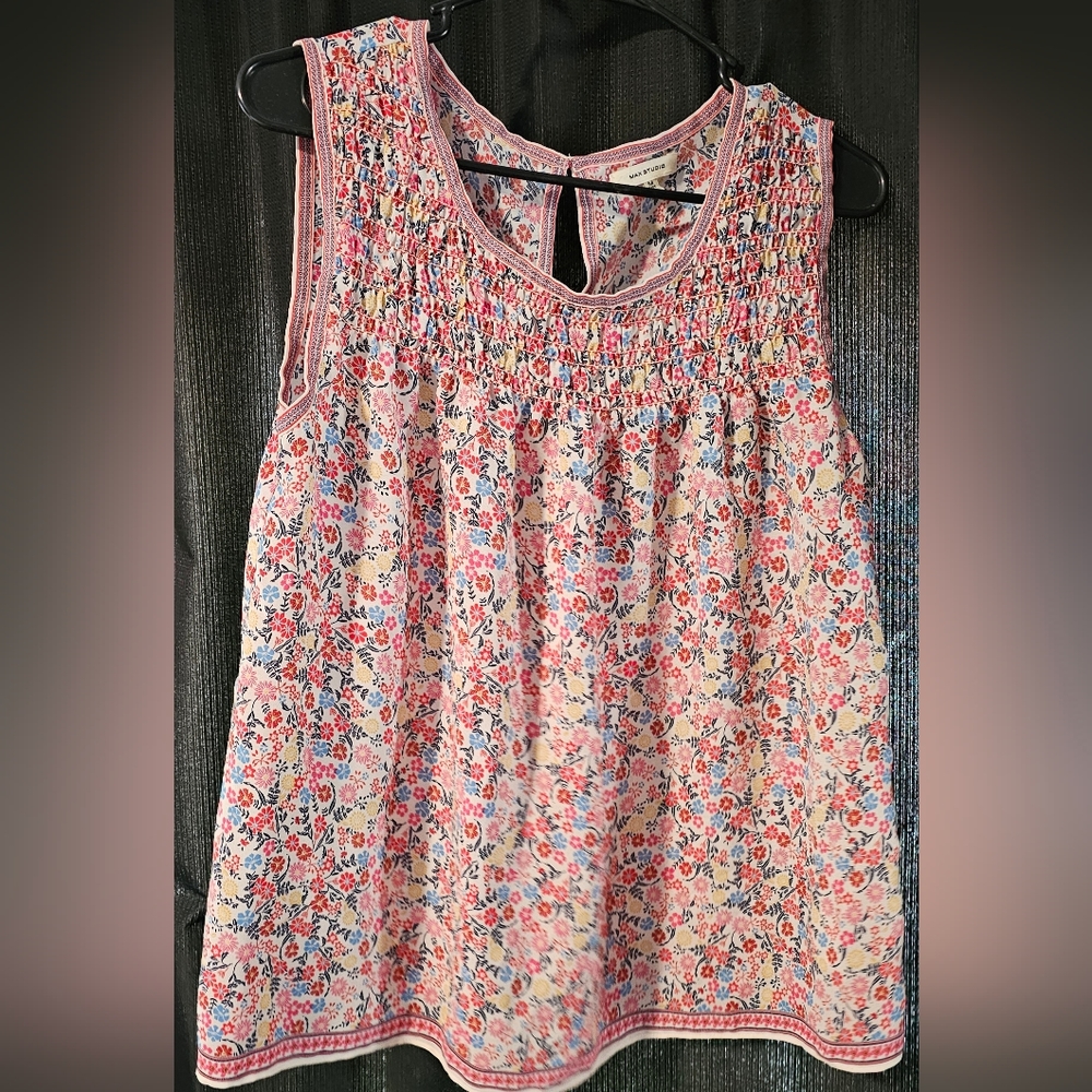 Max Studio Size: M Top/Blouse